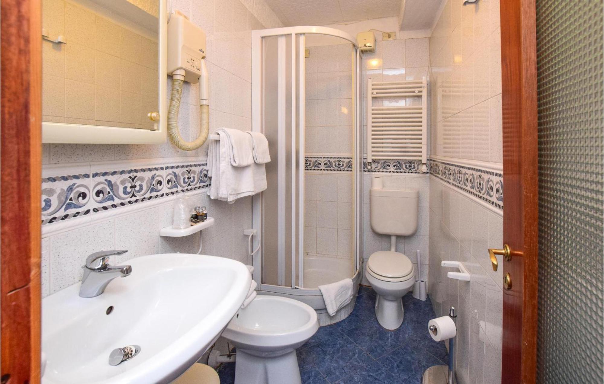 Stunning Apartment In Valtournanche With Kitchen Valtournenche Luaran gambar