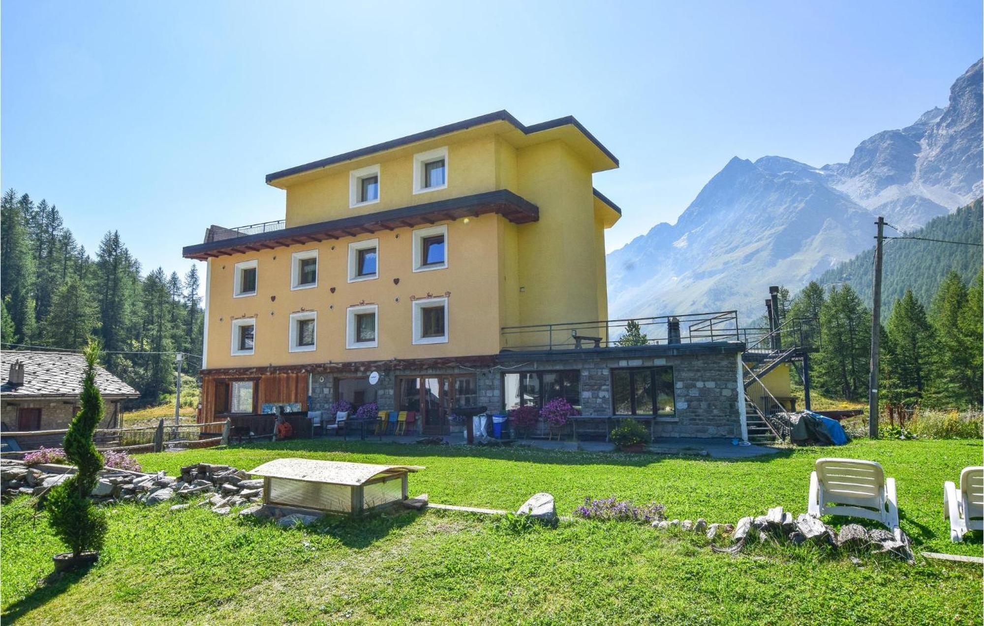 Stunning Apartment In Valtournanche With Kitchen Valtournenche Luaran gambar