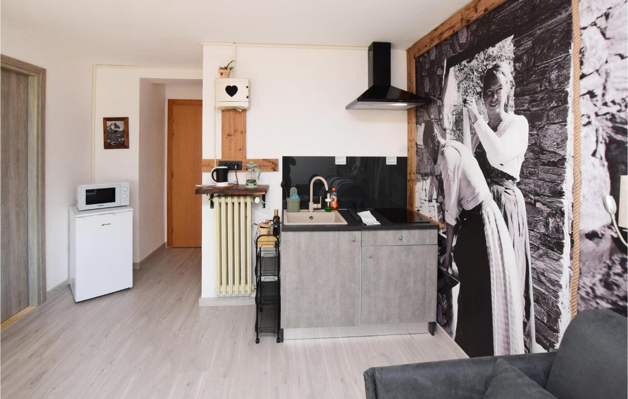Stunning Apartment In Valtournanche With Kitchen Valtournenche Luaran gambar