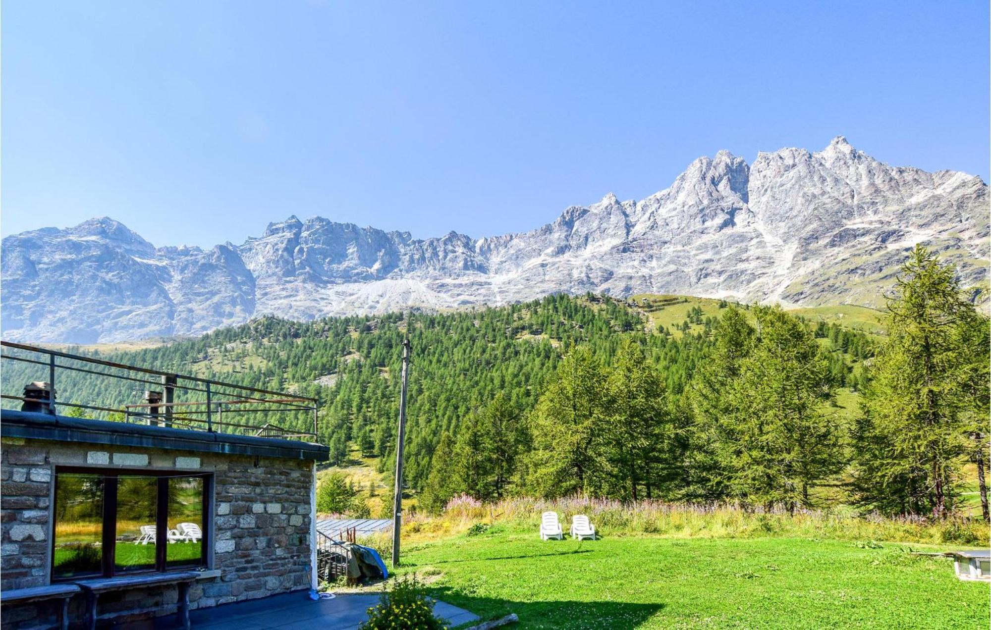 Stunning Apartment In Valtournanche With Kitchen Valtournenche Luaran gambar