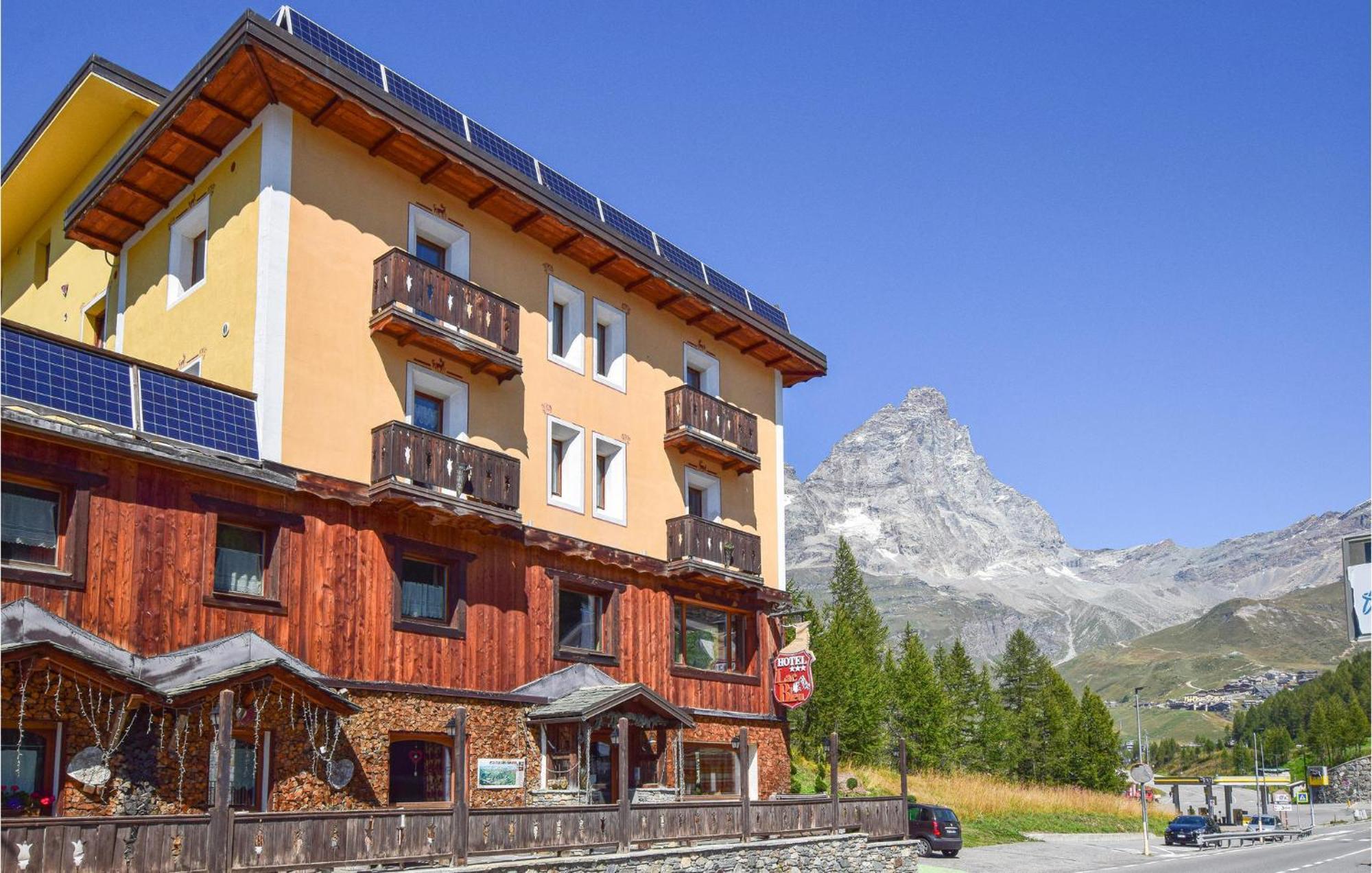 Stunning Apartment In Valtournanche With Kitchen Valtournenche Luaran gambar